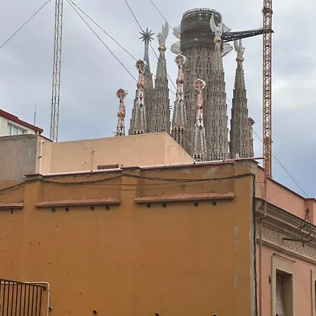 Con Vistas A Sagrada Familia